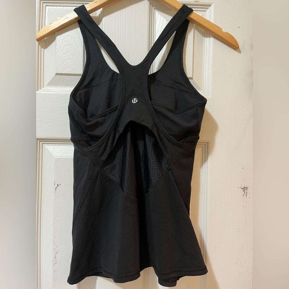 Lululemon Black Sports top - Picture 2 of 6